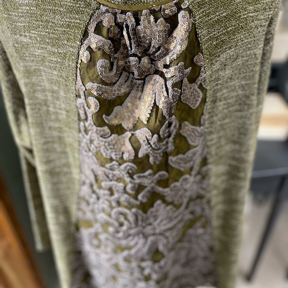 LOGO by Lori Goldstein Olive Green Knit Sweater Sequin, Lace back. - Picture 9 of 9